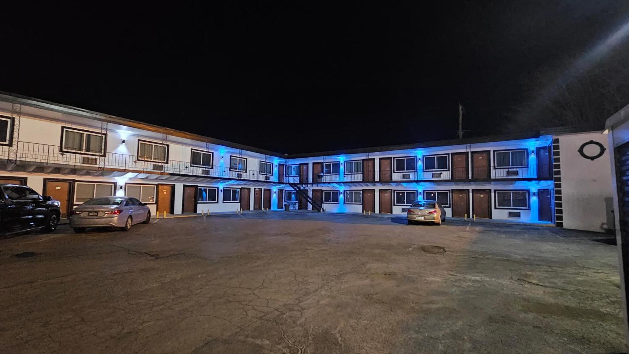 Broadway Inn เคาน์เซิลบลัฟส์ ภายนอก รูปภาพ